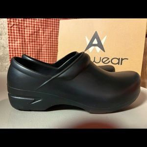 Anywear nursing shoes